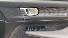 Volvo XC40 2.0 B3P Plus Dark 5dr Auto Petrol Estate